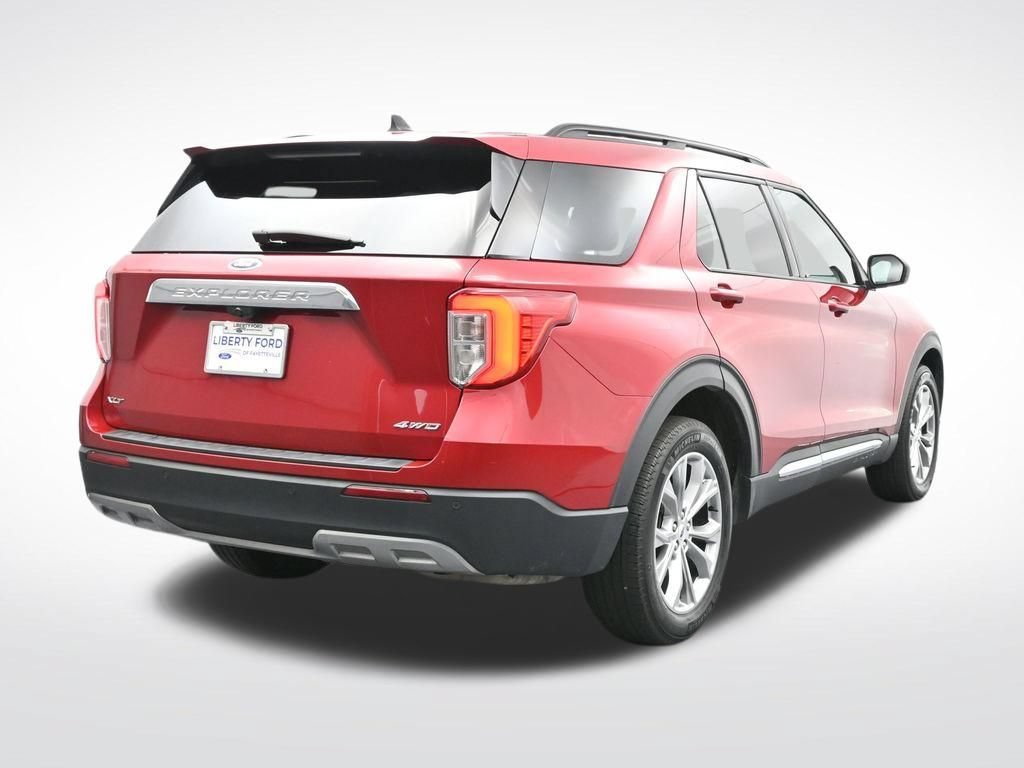 Used 2022 Ford Explorer XLT w/ Equipment Group 202A AWD/4WD image 7