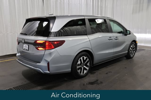 Used 2025 Honda Odyssey EX-L image 3