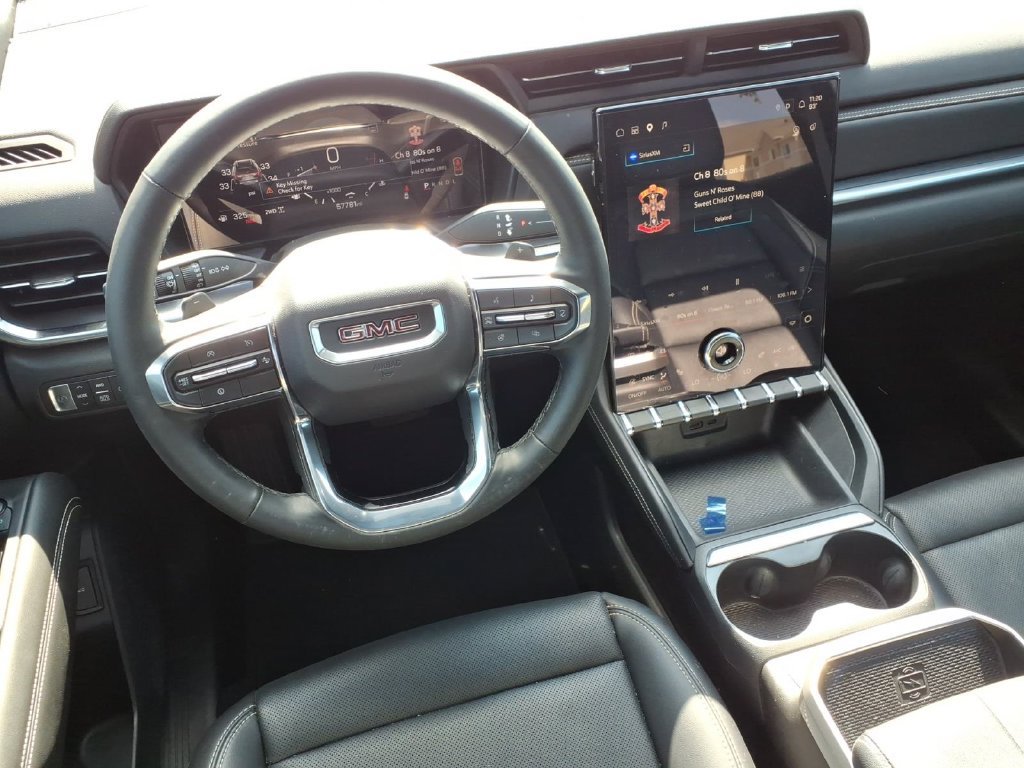Used 2025 GMC Terrain Elevation w/ Elevation Premium Package AWD/4WD image 11