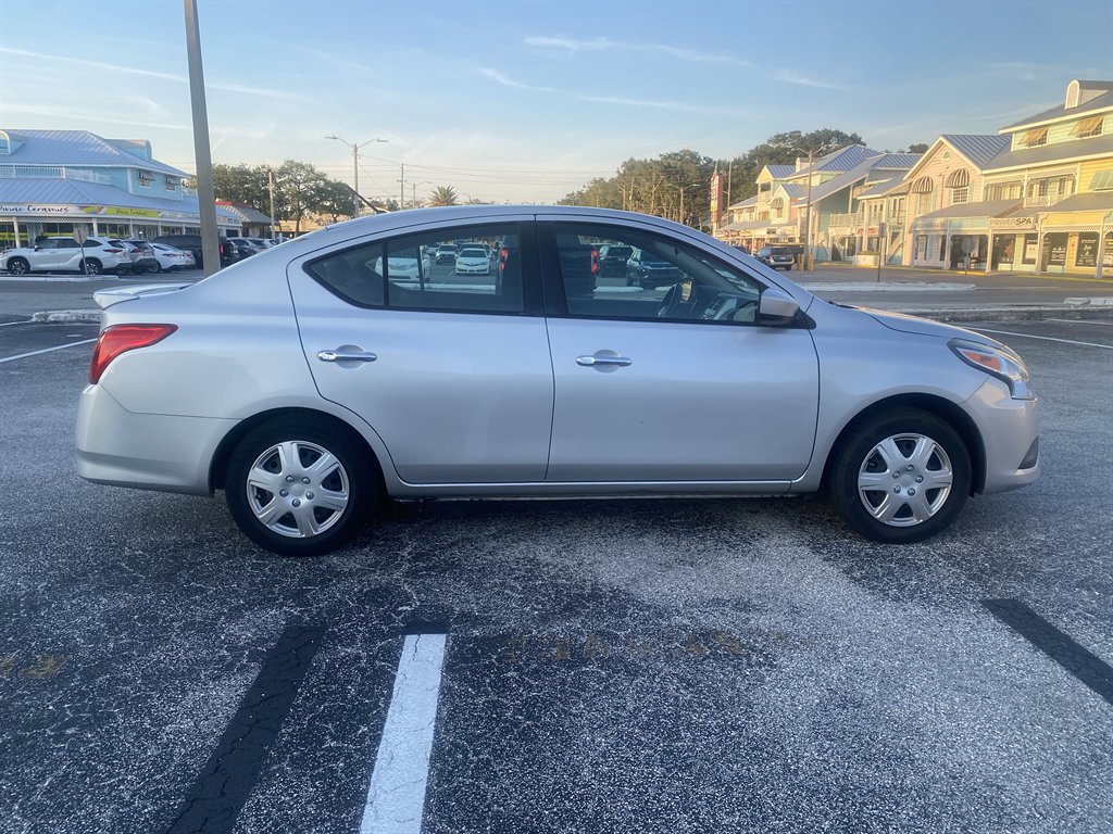 Used 2015 Nissan Versa SV image 8