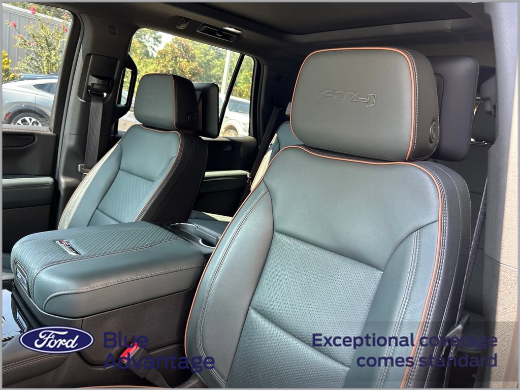 Used 2025 GMC Yukon AT4 w/ AT4 Premium Plus Package AWD/4WD image 11