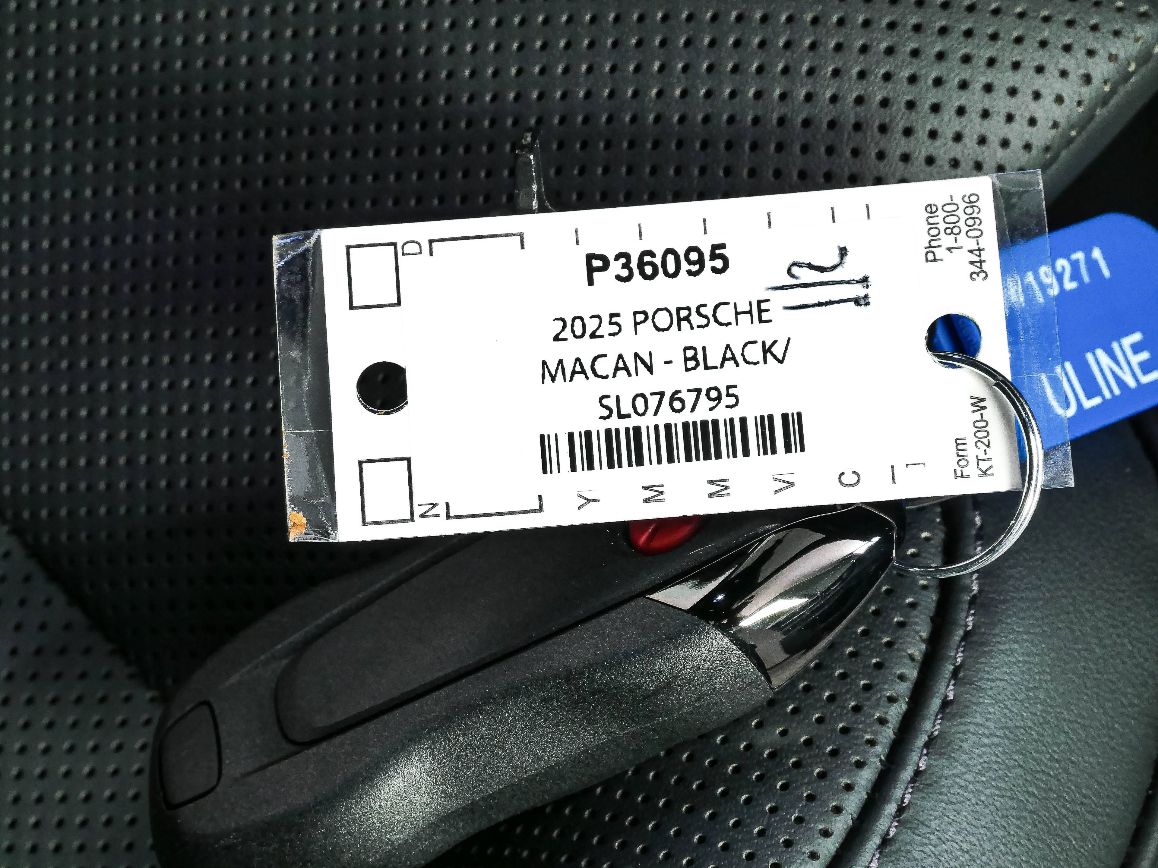 Certified 2025 Porsche Macan Electric RWD image 39