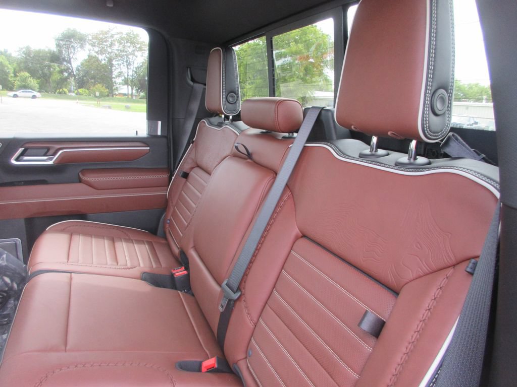 New 2026 GMC Sierra 3500 Denali Ultimate AWD/4WD image 13