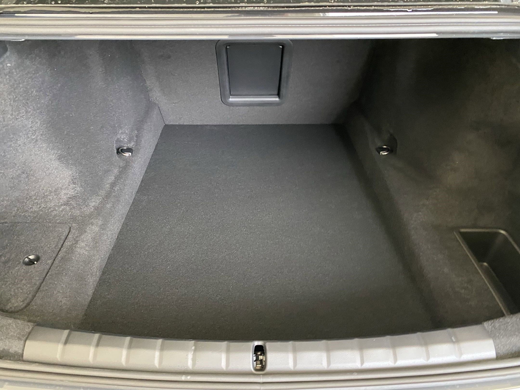 Used 2025 BMW 740i xDrive image 32