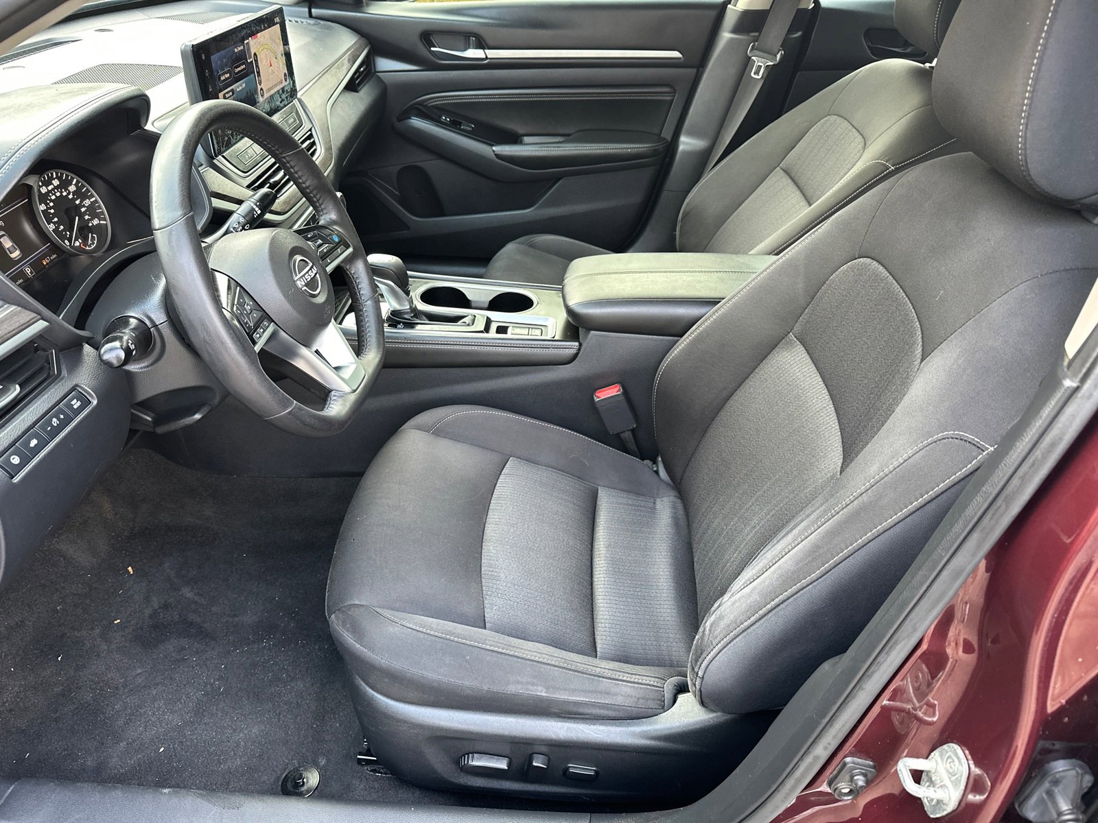 Used 2023 Nissan Altima 2.5 SV w/ SV Premium Package image 9