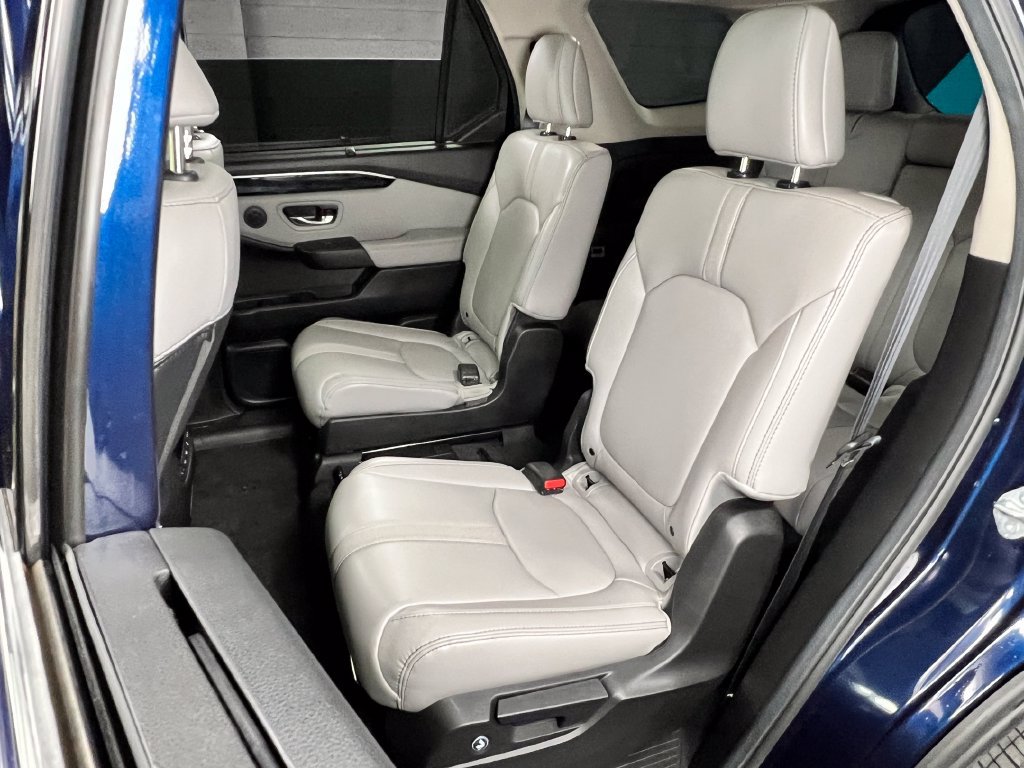 Used 2025 Honda Pilot Touring image 16