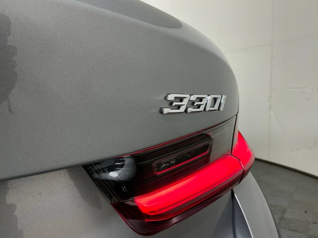 Used 2025 BMW 330i Sedan w/ Convenience Package RWD image 30