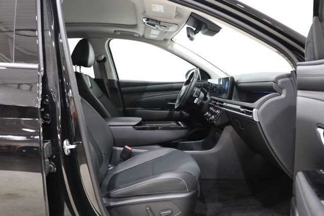 Certified 2025 Hyundai Tucson Limited AWD/4WD image 35