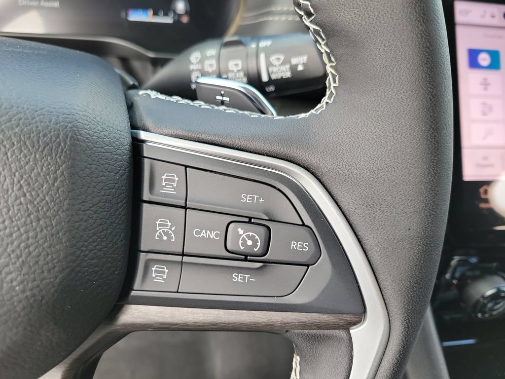 New 2025 Jeep Grand Cherokee L Limited w/ Luxury Tech Group II AWD/4WD image 23