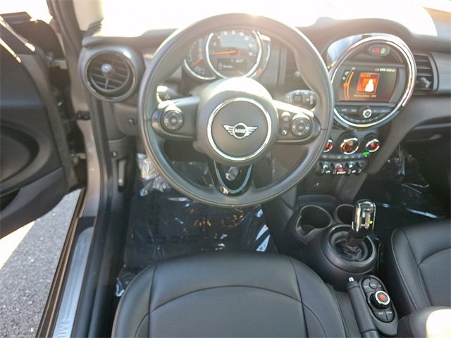 Used 2020 MINI Cooper 2-Door Hardtop image 11