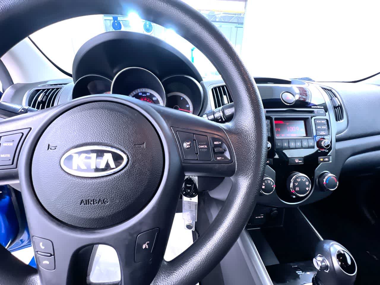 Used 2013 Kia Forte Koup EX FWD image 21