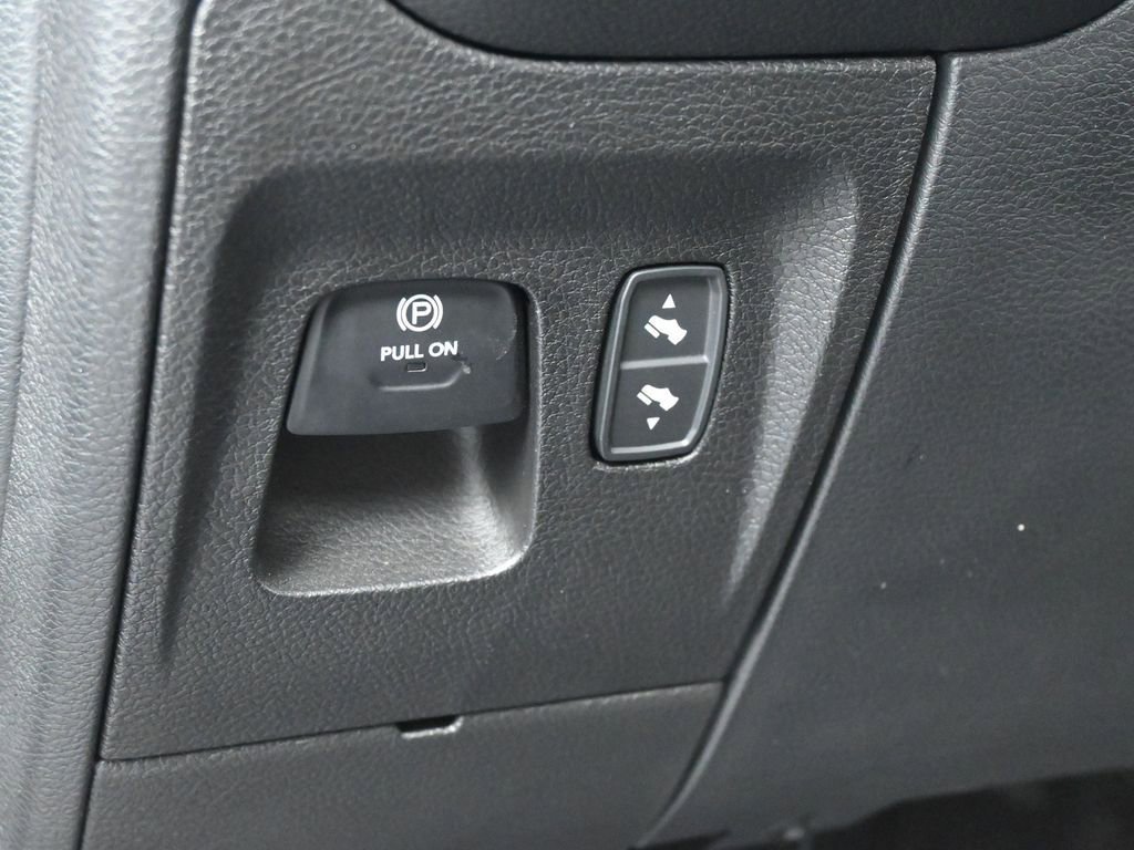 Used 2025 RAM 1500 Big Horn AWD/4WD image 16
