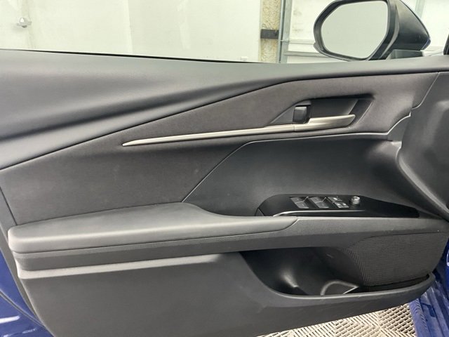 Used 2025 Toyota Camry SE image 12