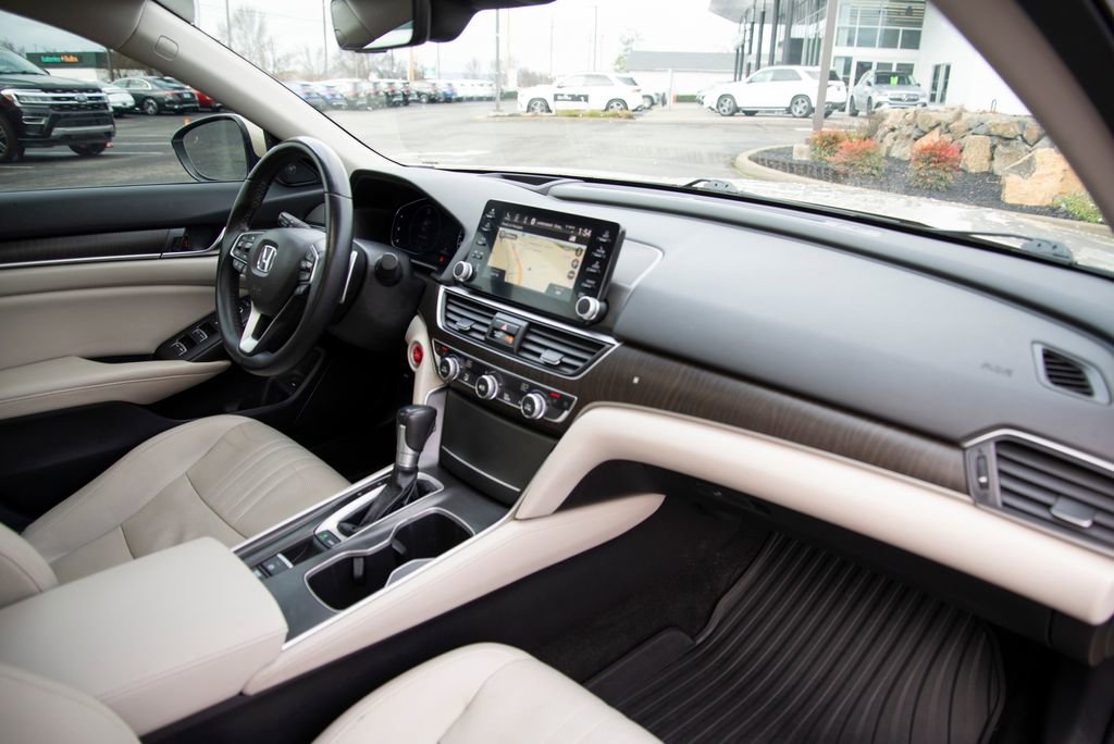 Used 2018 Honda Accord Touring image 20