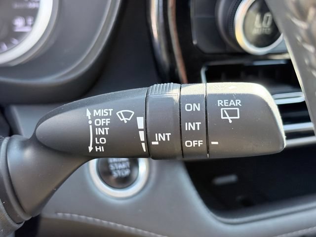 Used 2021 Toyota Highlander LE FWD image 18
