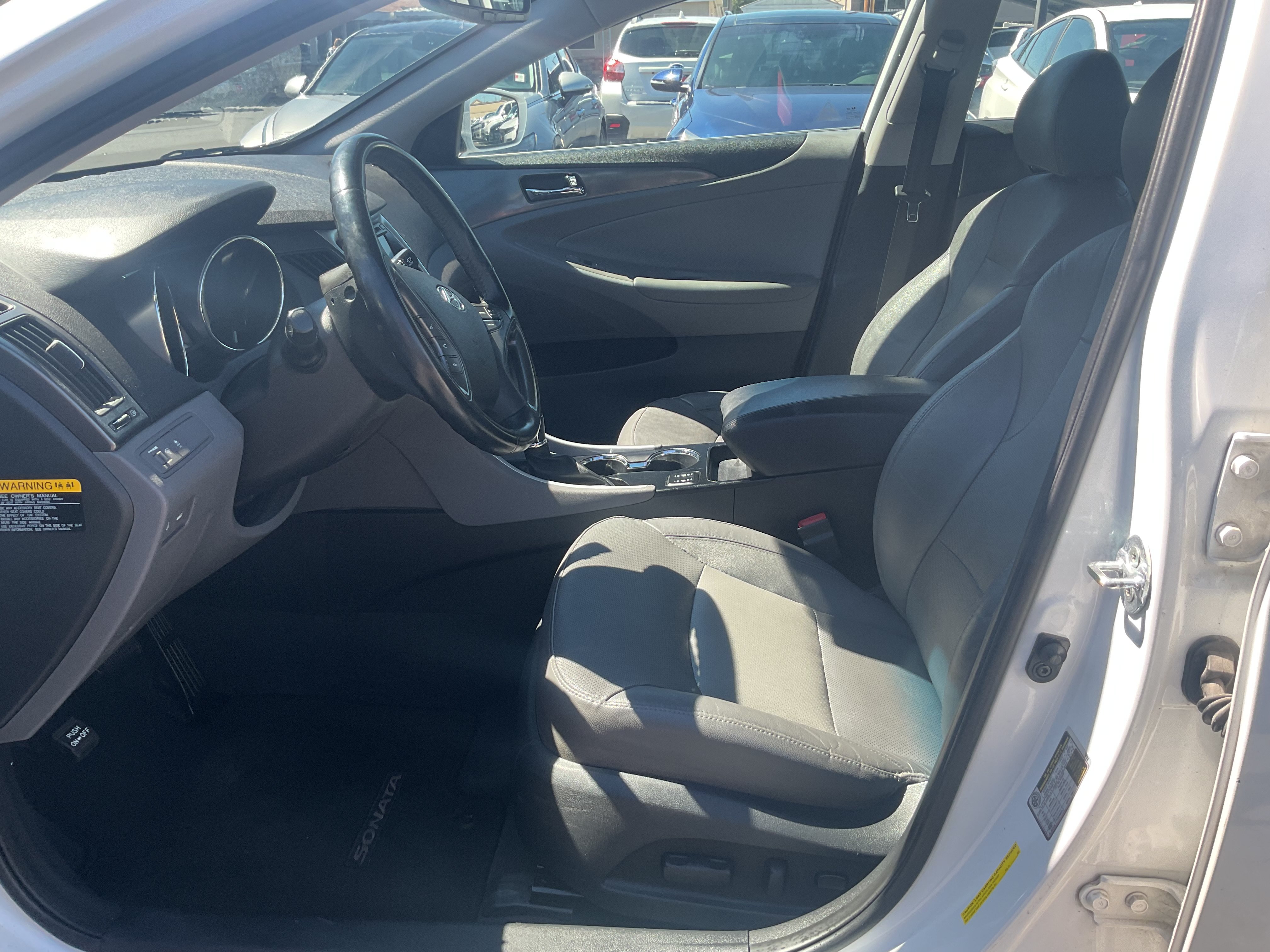 Used 2015 Hyundai Sonata Limited w/ Option Group 02 FWD image 9