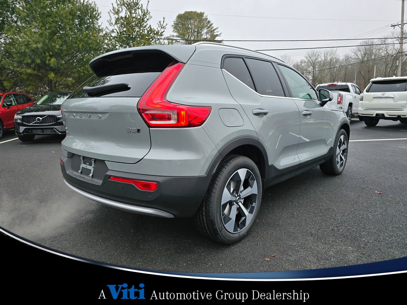 Used 2025 Volvo XC40 B5 Core w/ Protection Package Premier image 8