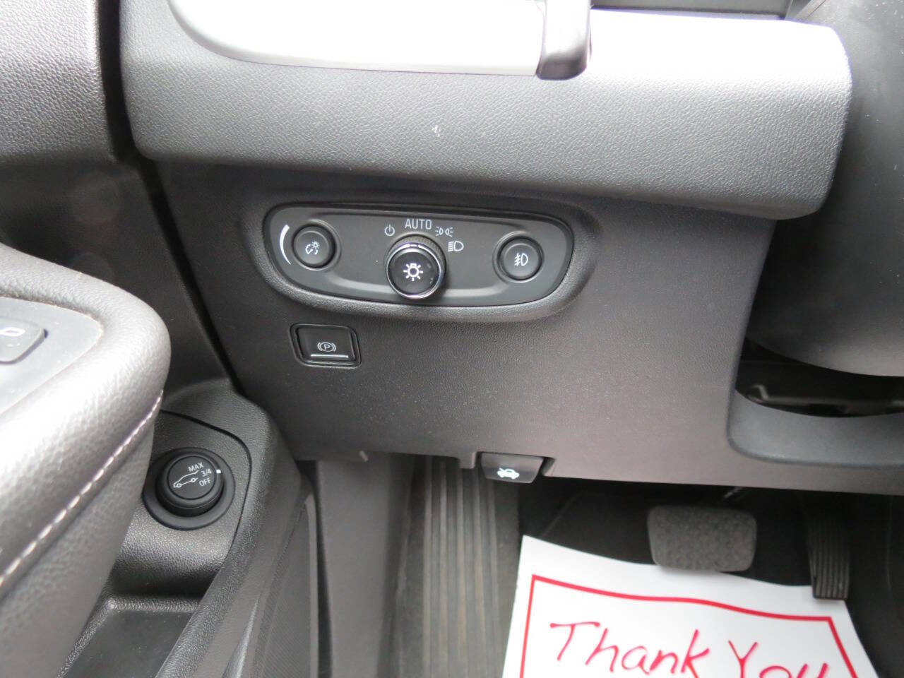Used 2023 GMC Terrain SLT image 12