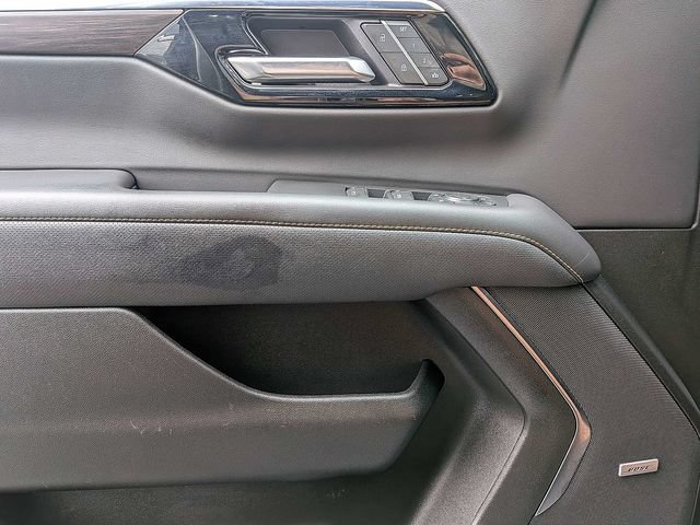 Used 2025 Chevrolet Tahoe Premier AWD/4WD image 25