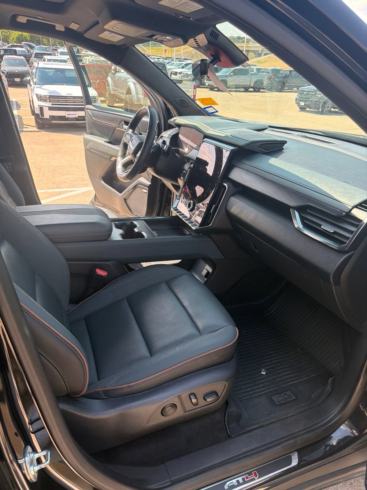 Used 2025 GMC Acadia AT4 w/ Super Cruise Package AWD/4WD image 19