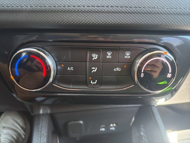 Used 2025 Chevrolet TrailBlazer LT AWD/4WD image 27