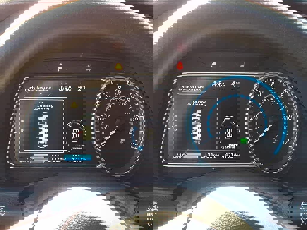 Used 2022 Nissan Leaf S image 19