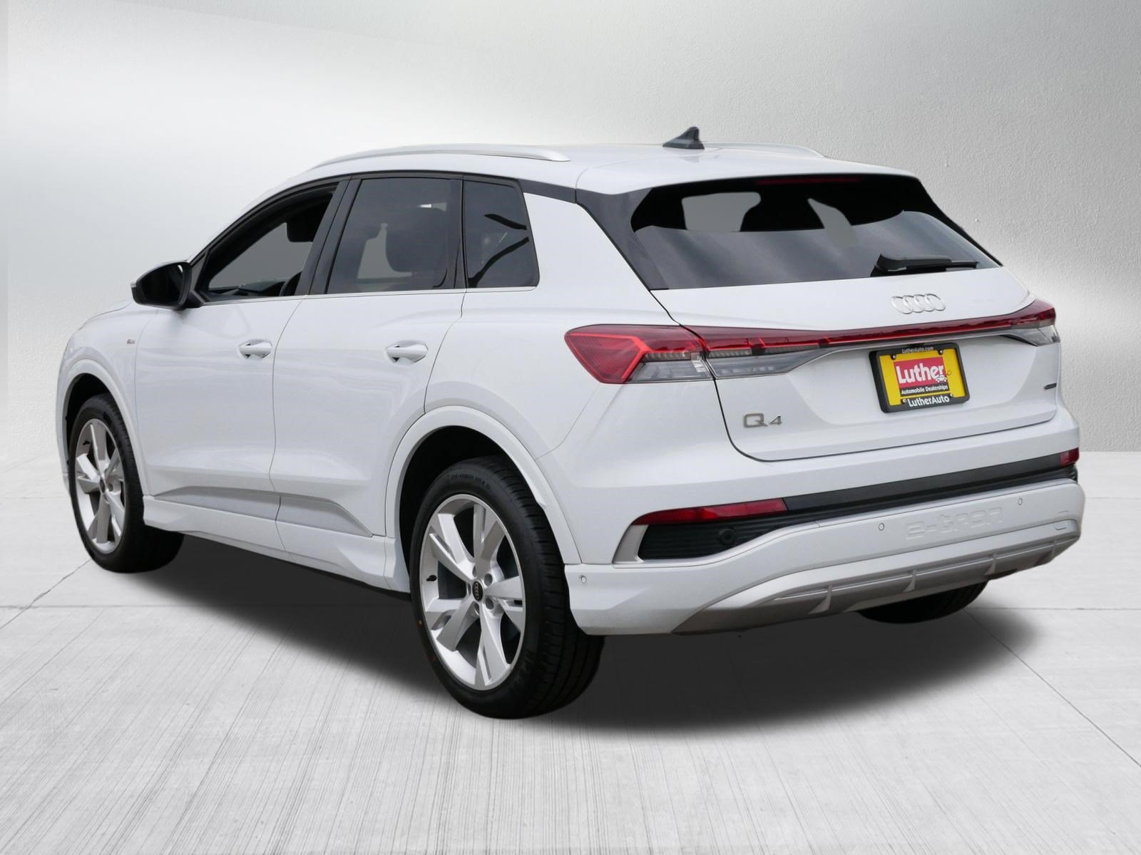 Used 2023 Audi Q4 e-tron Premium Plus w/ Premium Plus AWD/4WD image 5