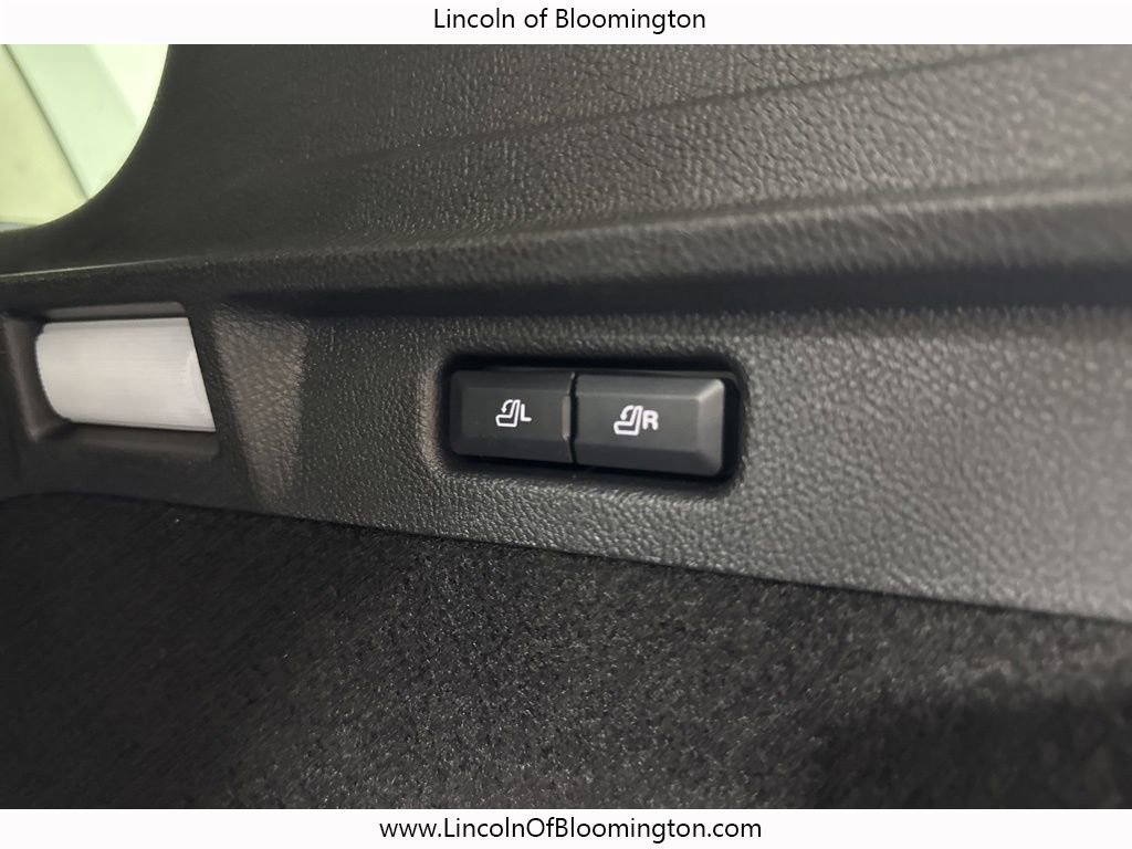 New 2025 Lincoln Corsair Reserve w/ Towing Package image 58