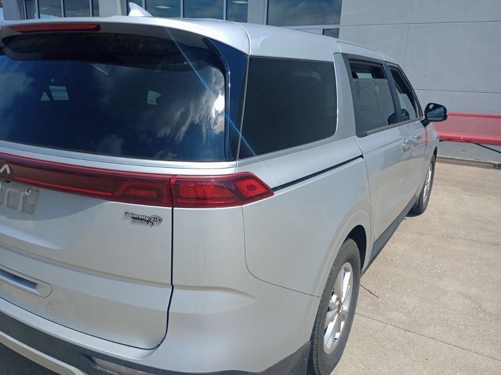 Used 2022 Kia Carnival LX FWD image 5