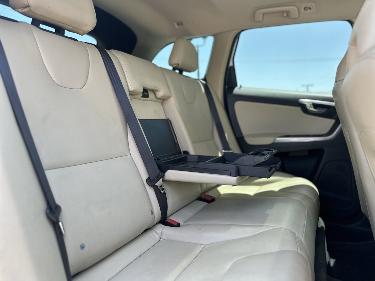 Used 2016 Volvo XC60 T5 Premier w/ Proximity Package FWD image 18