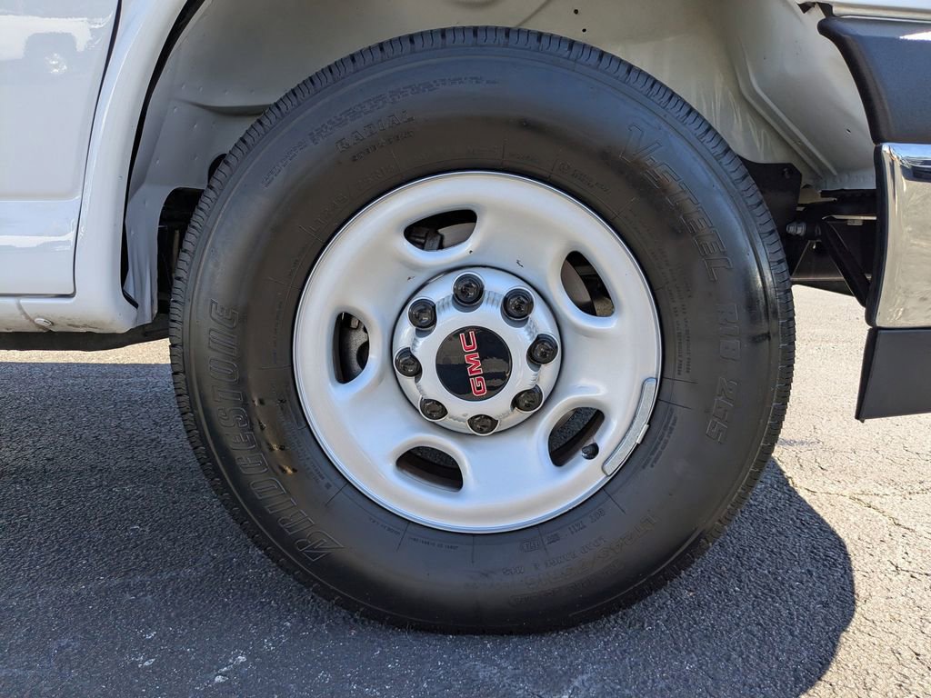 Used 2024 GMC Savana 2500 w/ Driver Convenience Package image 11