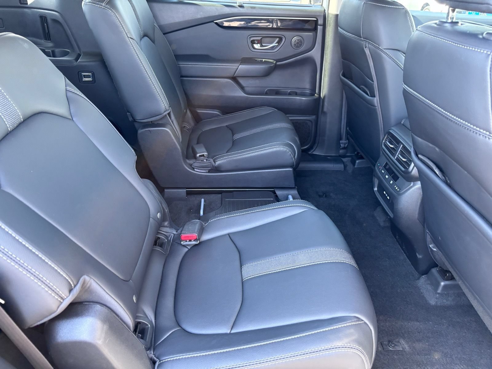 Certified 2025 Honda Pilot Touring image 15