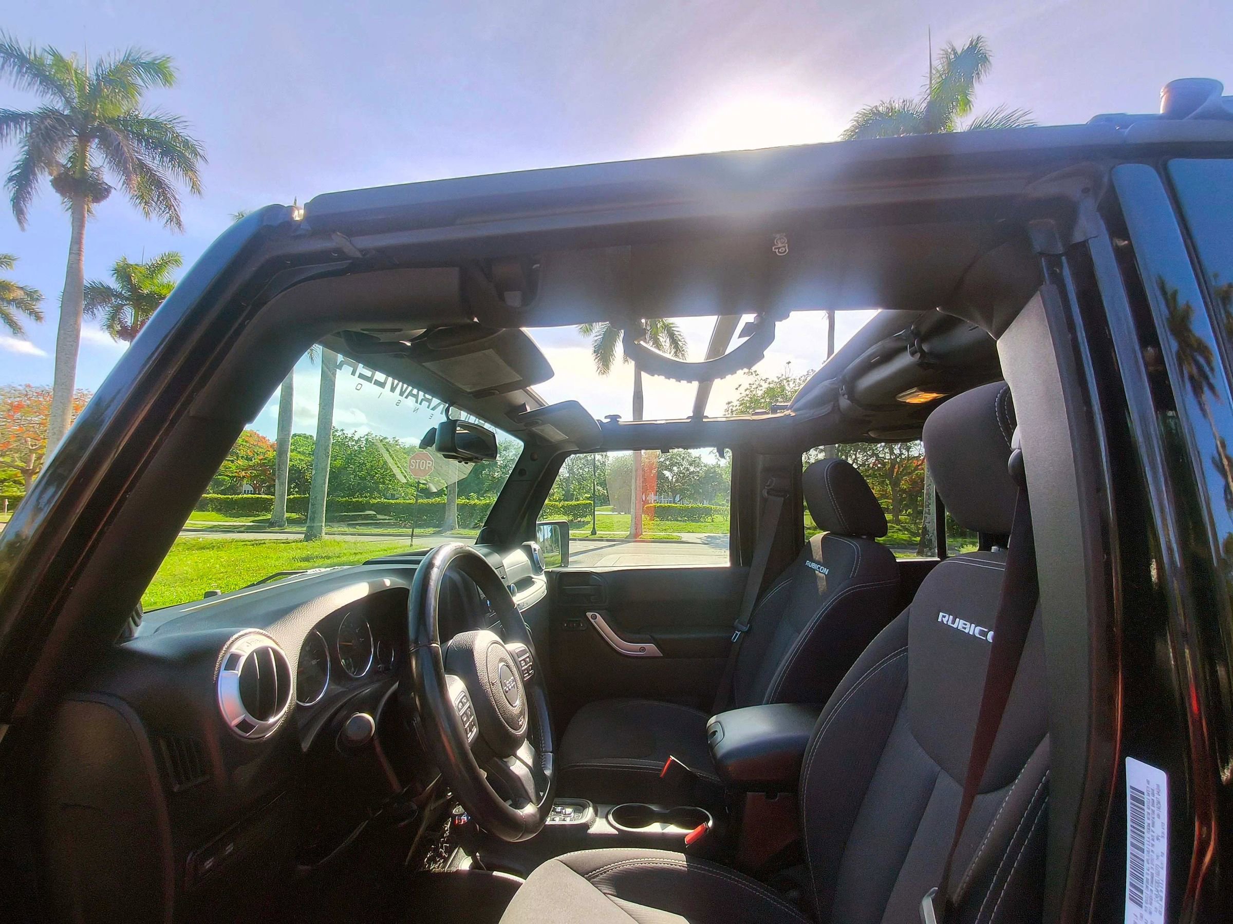 Used 2014 Jeep Wrangler Unlimited Rubicon w/ Connectivity Group AWD/4WD image 40