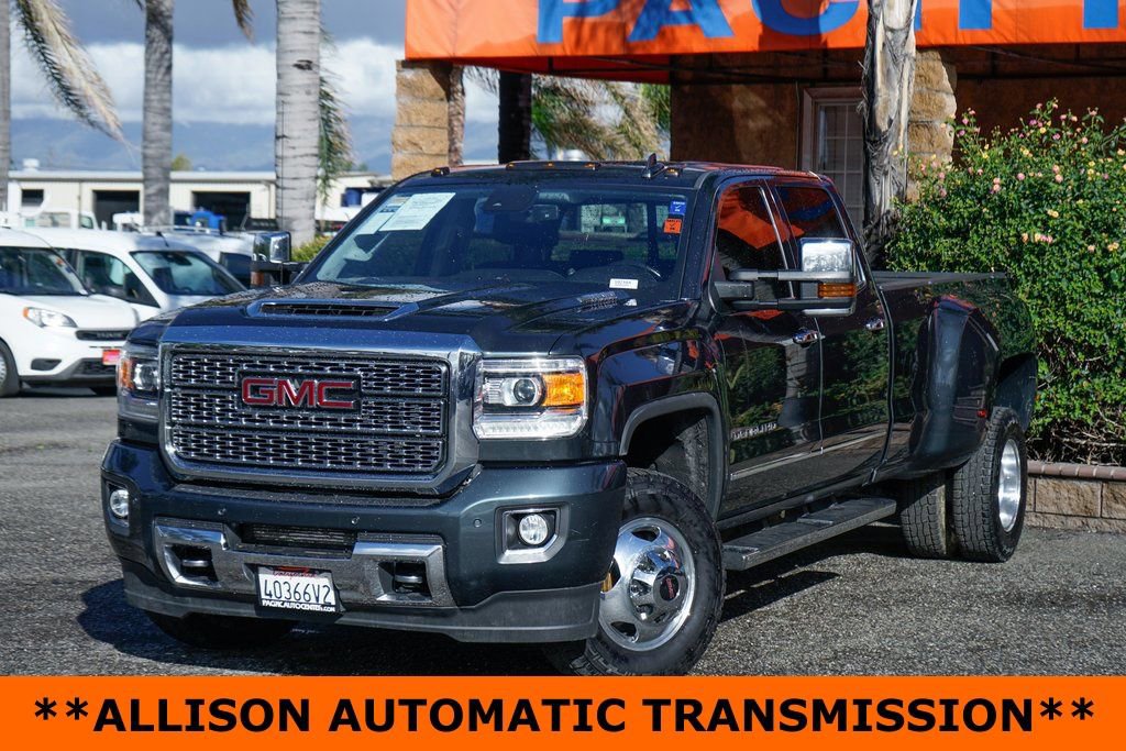 Used 2019 GMC Sierra 3500 Denali w/ Duramax Plus Package image 4