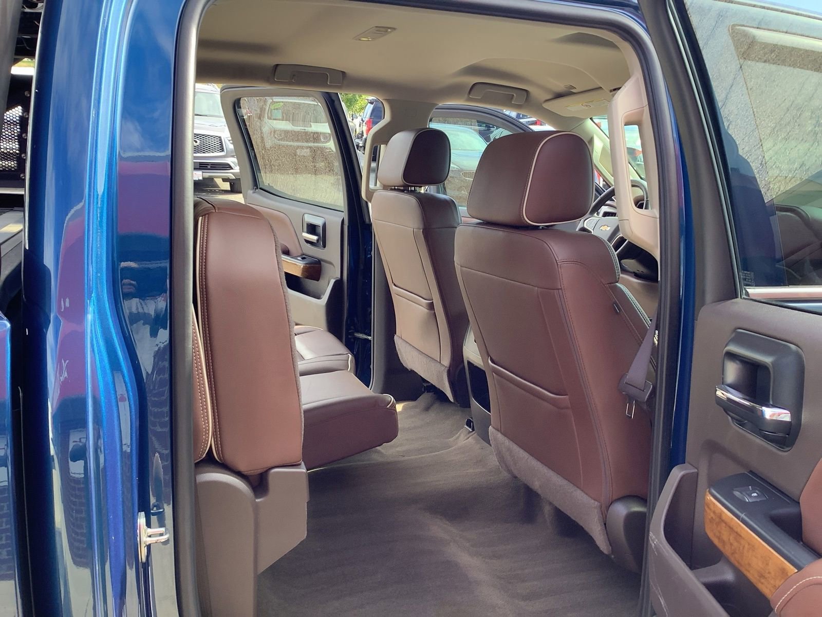 Used 2018 Chevrolet Silverado 2500 High Country w/ Duramax Plus Package AWD/4WD image 12