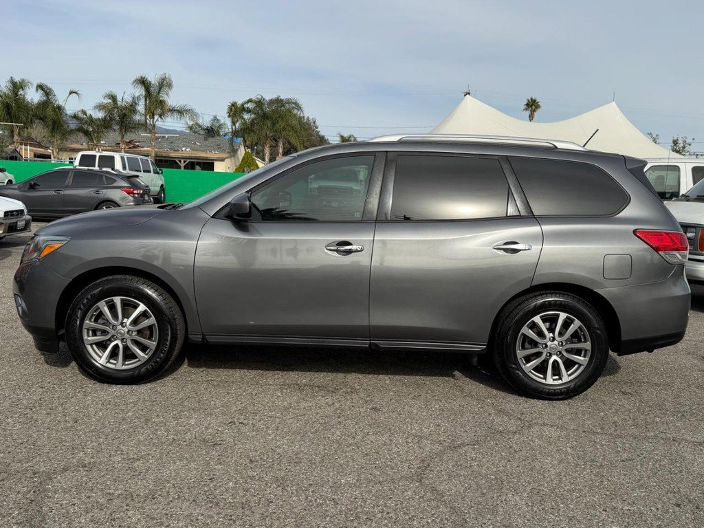 Used 2015 Nissan Pathfinder SV image 10