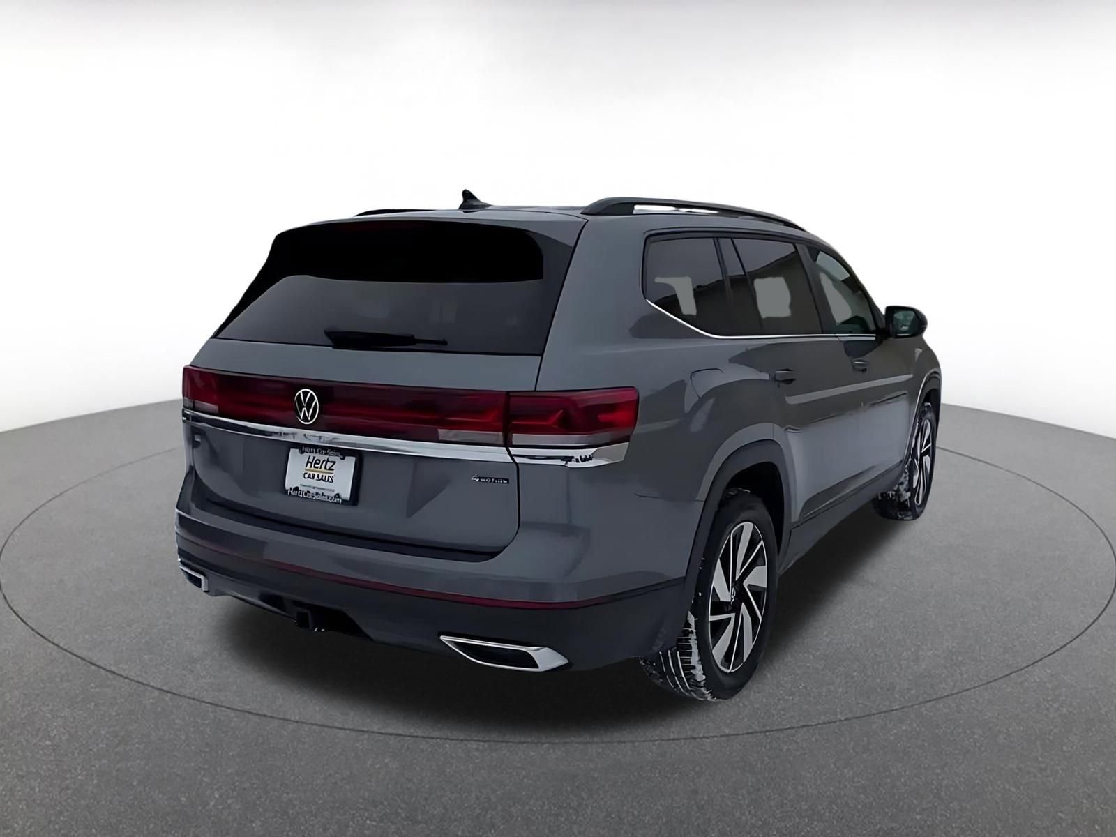 Used 2025 Volkswagen Atlas SE image 14