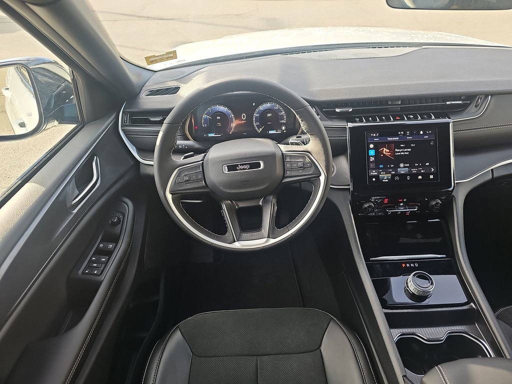 New 2025 Jeep Grand Cherokee L Altitude image 14