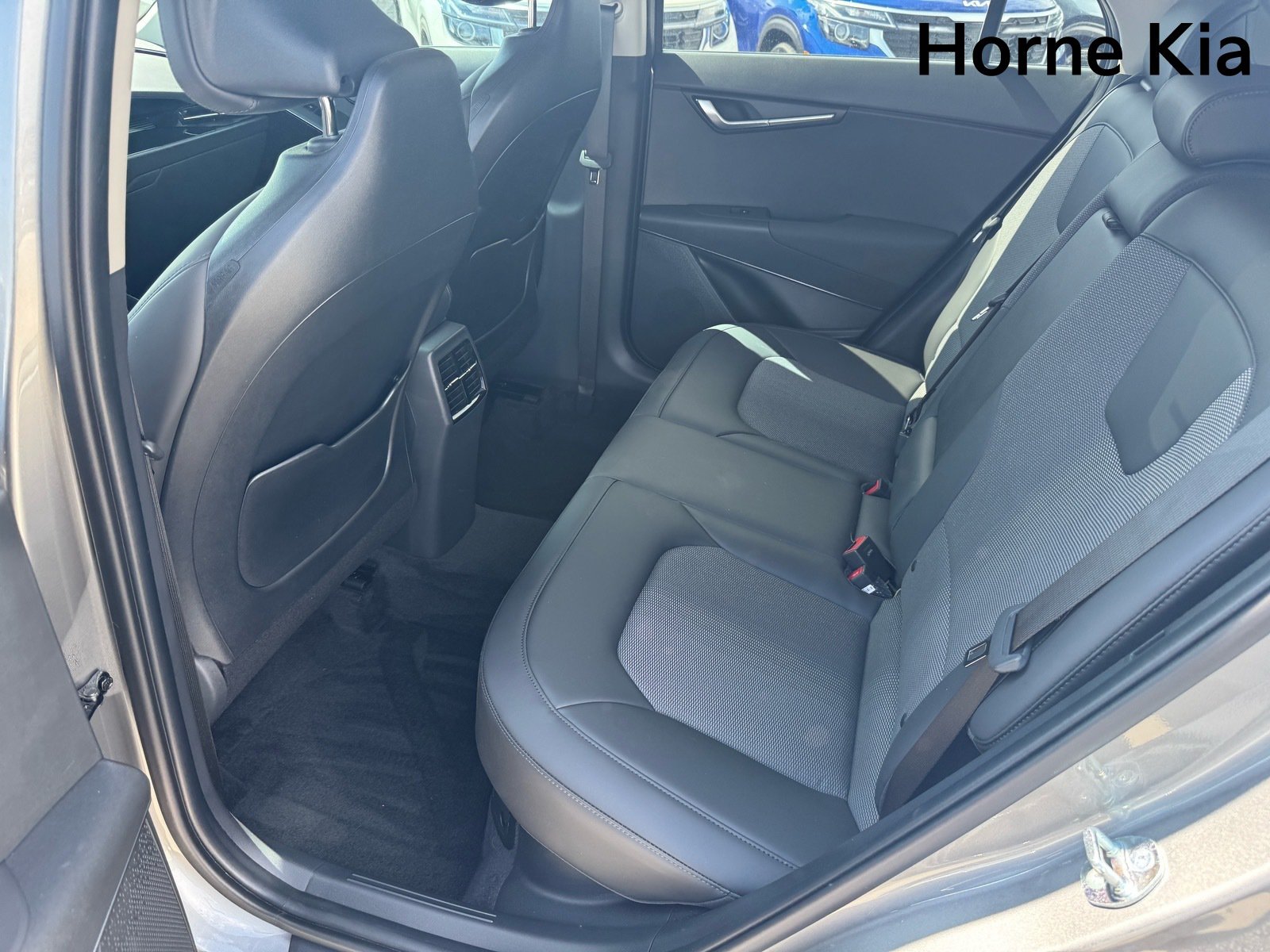 Certified 2025 Kia Niro EX FWD image 12
