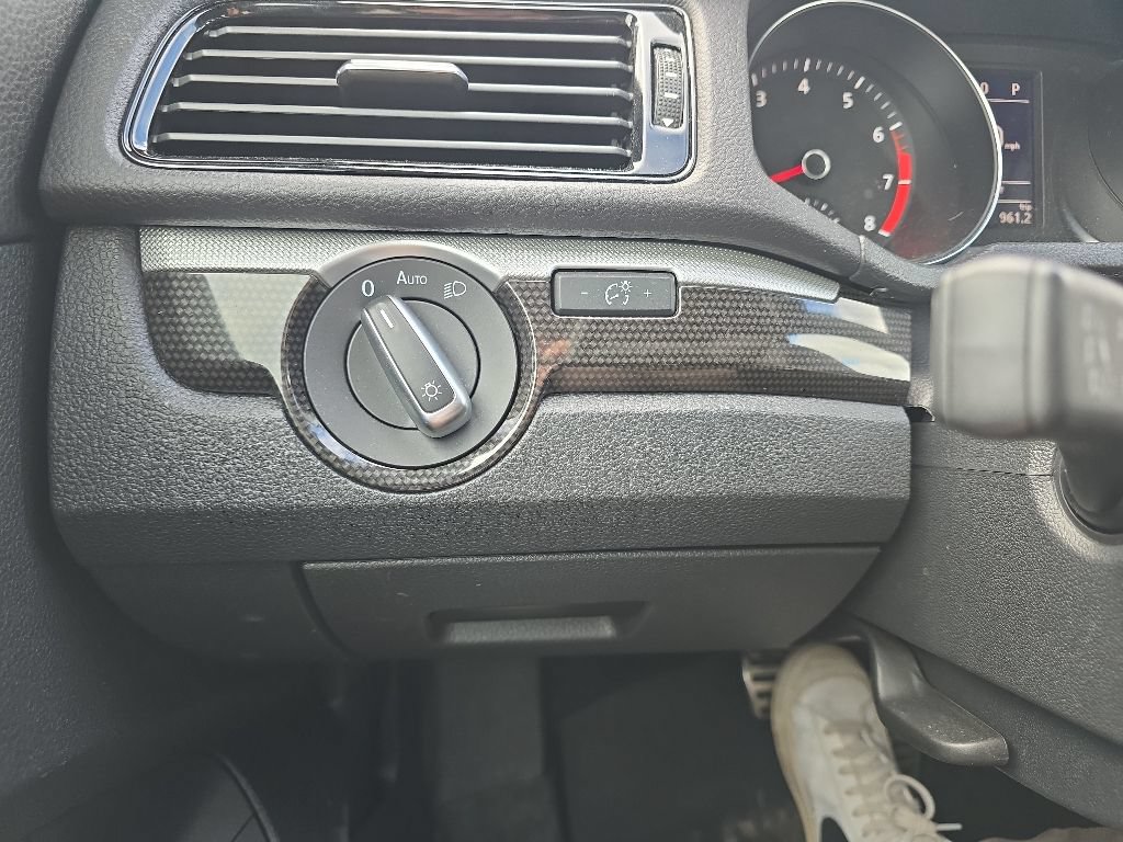 Used 2018 Volkswagen Passat 3.6 FWD image 15