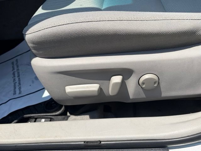 Used 2016 Toyota Camry LE FWD image 15