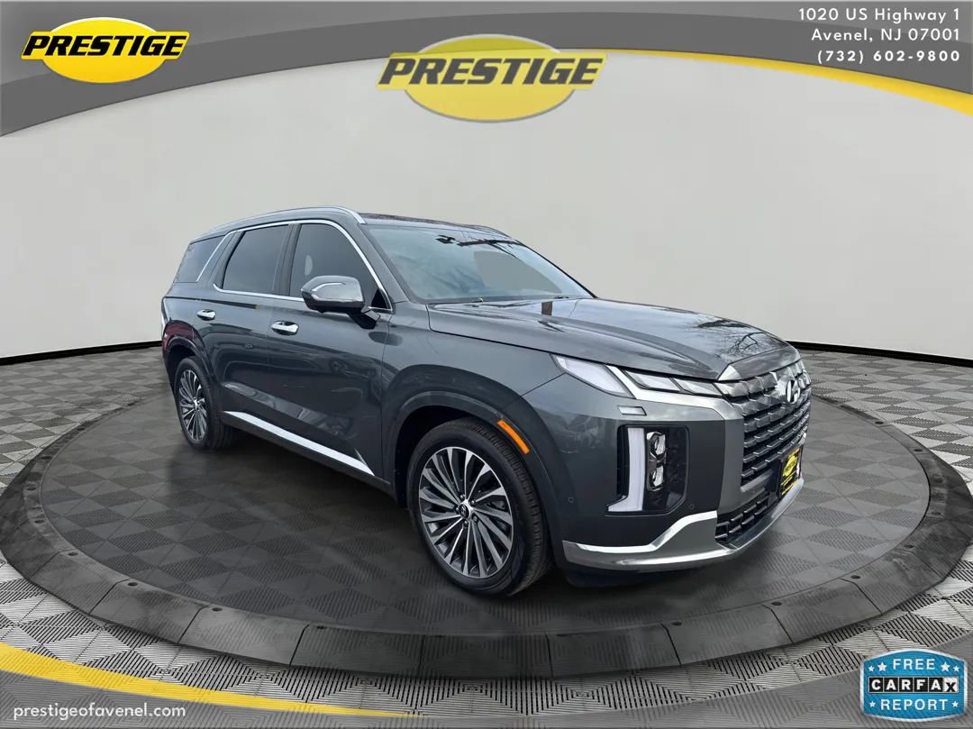 Used 2024 Hyundai Palisade Calligraphy image 3