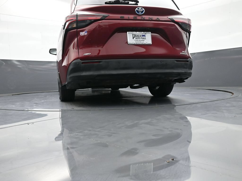 Certified 2022 Toyota Sienna XLE AWD/4WD image 33