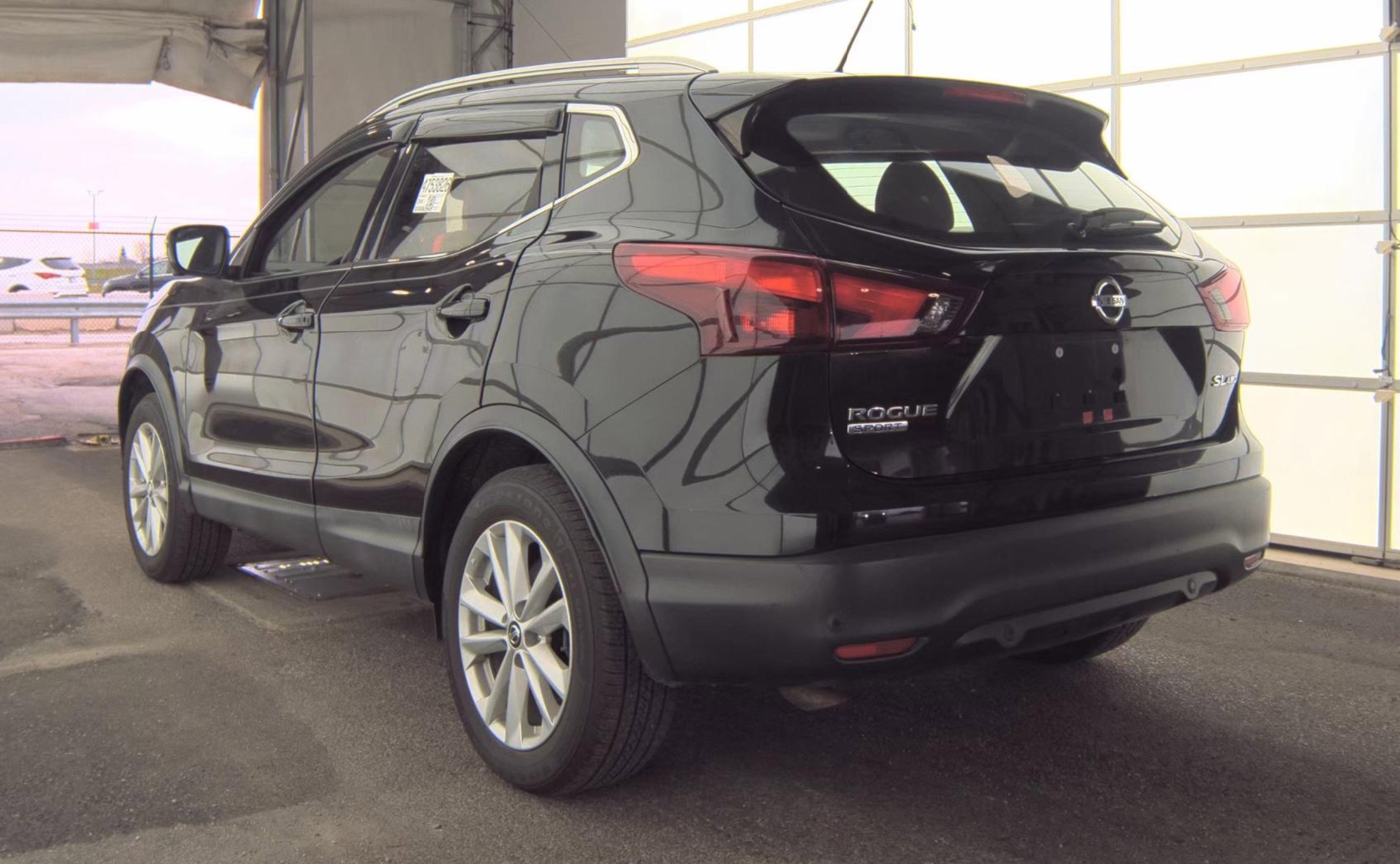 Used 2019 Nissan Rogue Sport SL w/ Premium Package AWD/4WD image 4