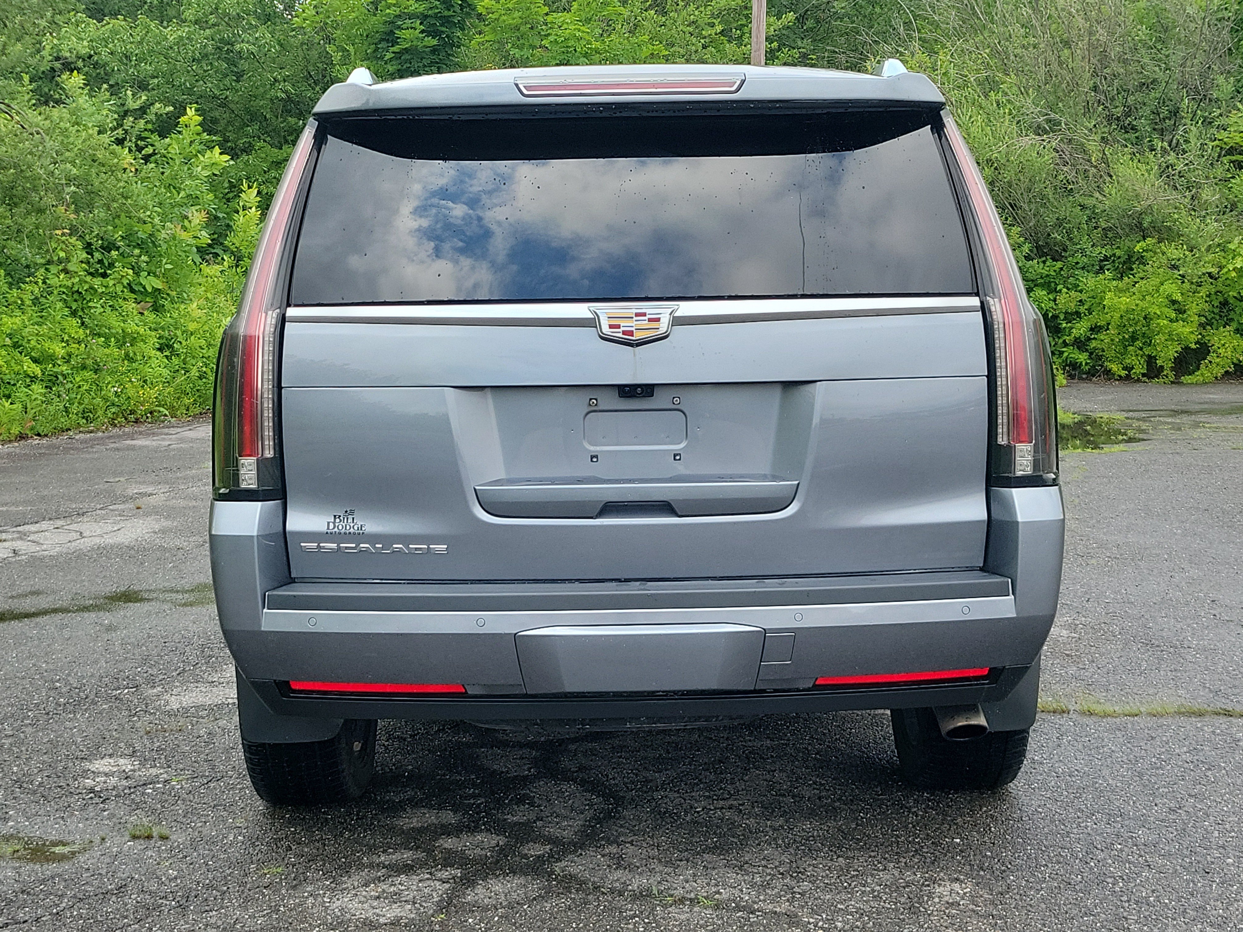 Used 2018 Cadillac Escalade Luxury AWD/4WD image 6