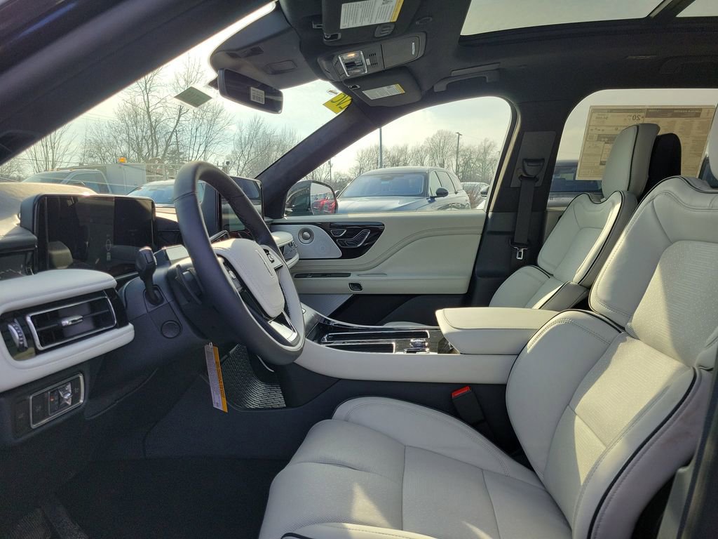 New 2026 Lincoln Aviator Black Label w/ Dynamic Handling Package image 16