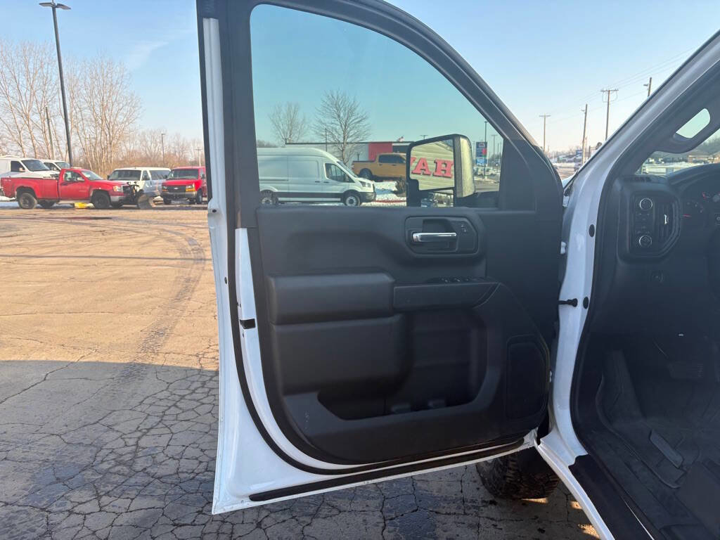 Used 2023 Chevrolet Silverado 2500 Custom w/ Custom Value Package image 13