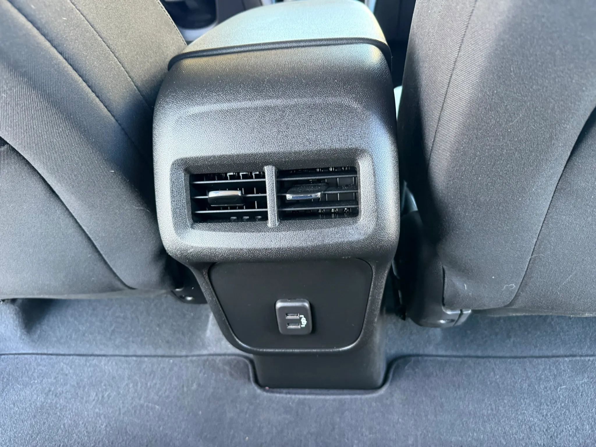 Used 2021 Chevrolet Equinox LT FWD image 22