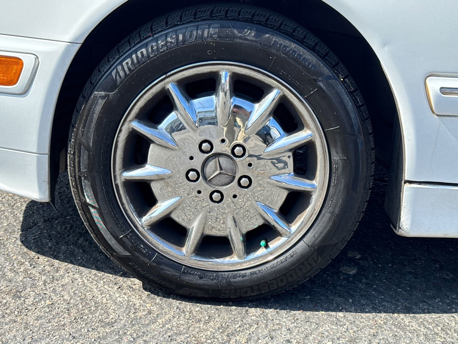 Used 2000 Mercedes-Benz E 320 Sedan image 4