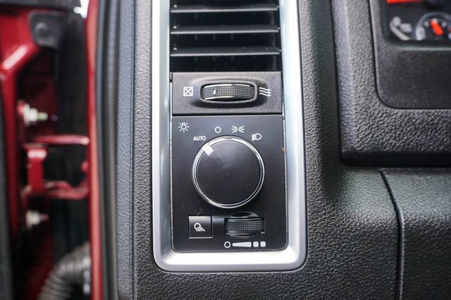 Used 2024 RAM 1500 Warlock AWD/4WD image 13